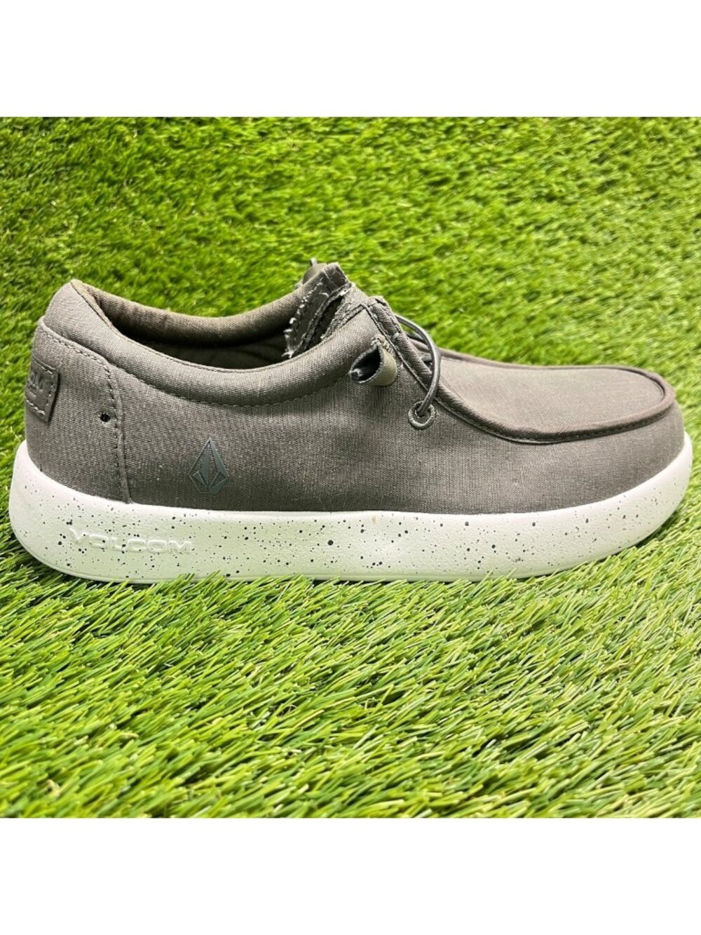 Volcom Chill Womens Size 9D Gray White Composite Toe Safety Slip-On Work Shoes